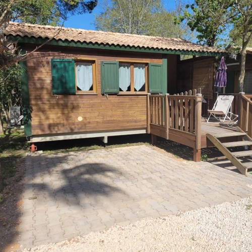 petit chalet en bois camping Pyrénées Orientales
